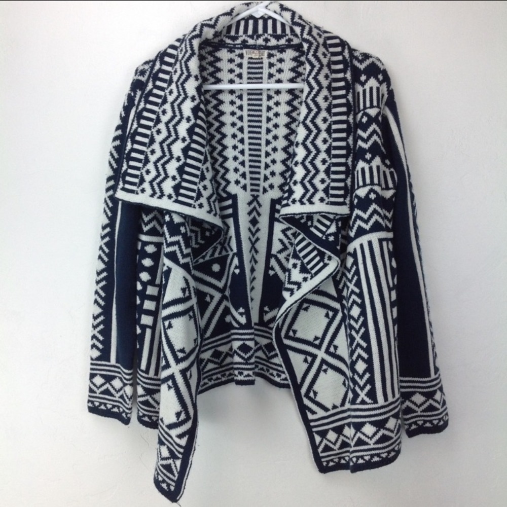Navy/White Graphic Geometric Bold Waterfall Cardi